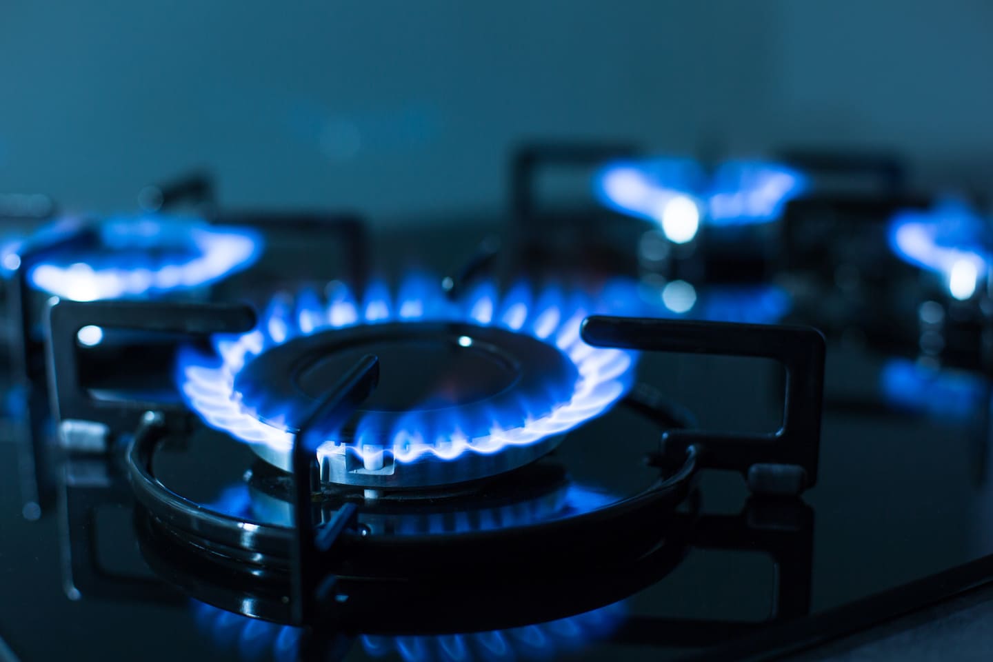 Servizi clienti luce e gas: come sapere chi contattare e quando